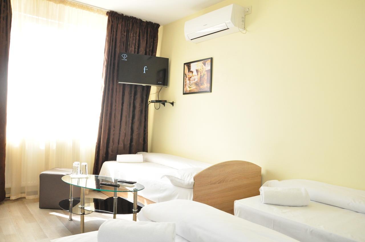 Guest Rooms Simona Opanets Bagian luar foto