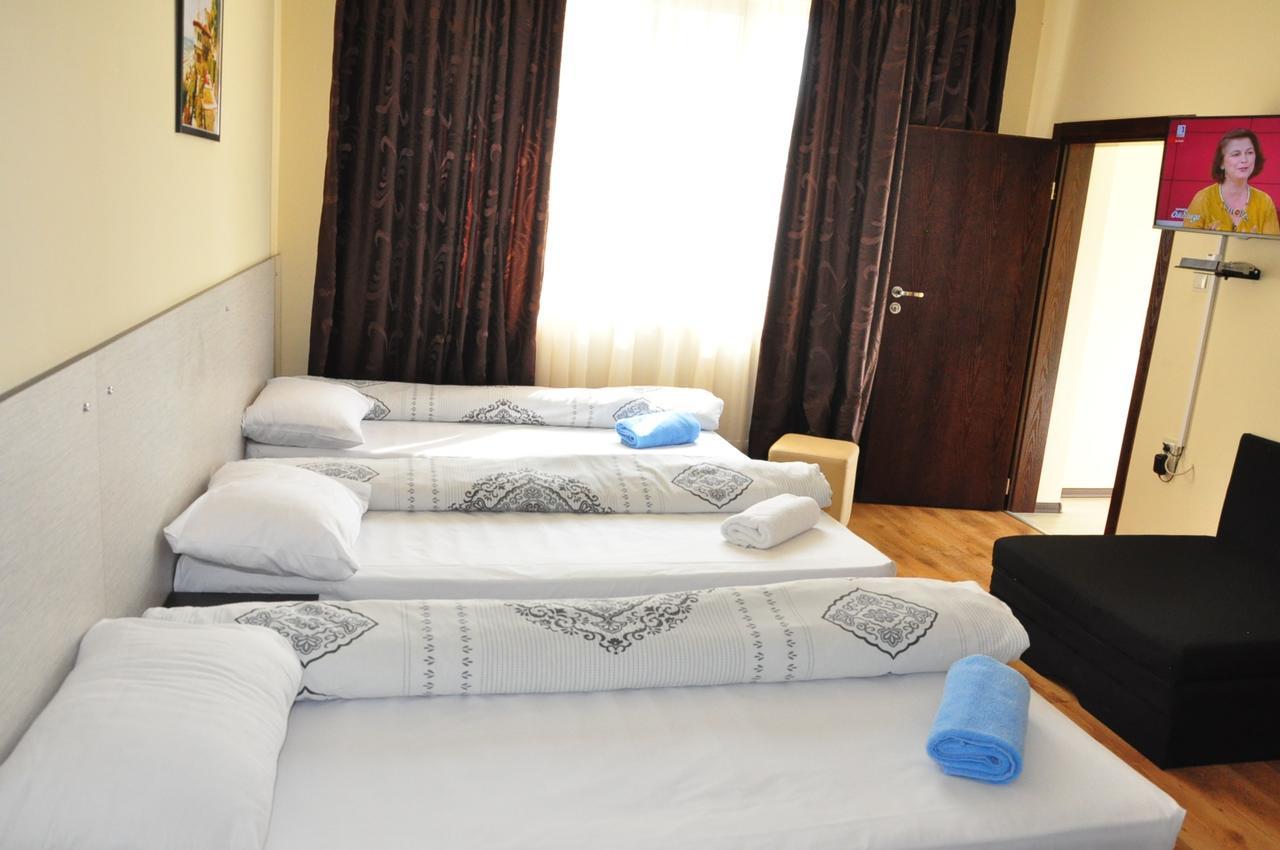 Guest Rooms Simona Opanets Bagian luar foto
