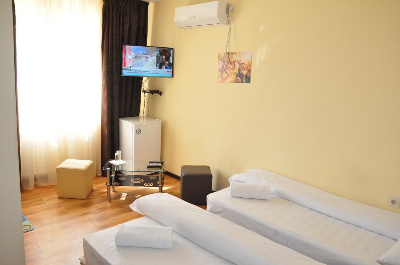 Guest Rooms Simona Opanets Bagian luar foto