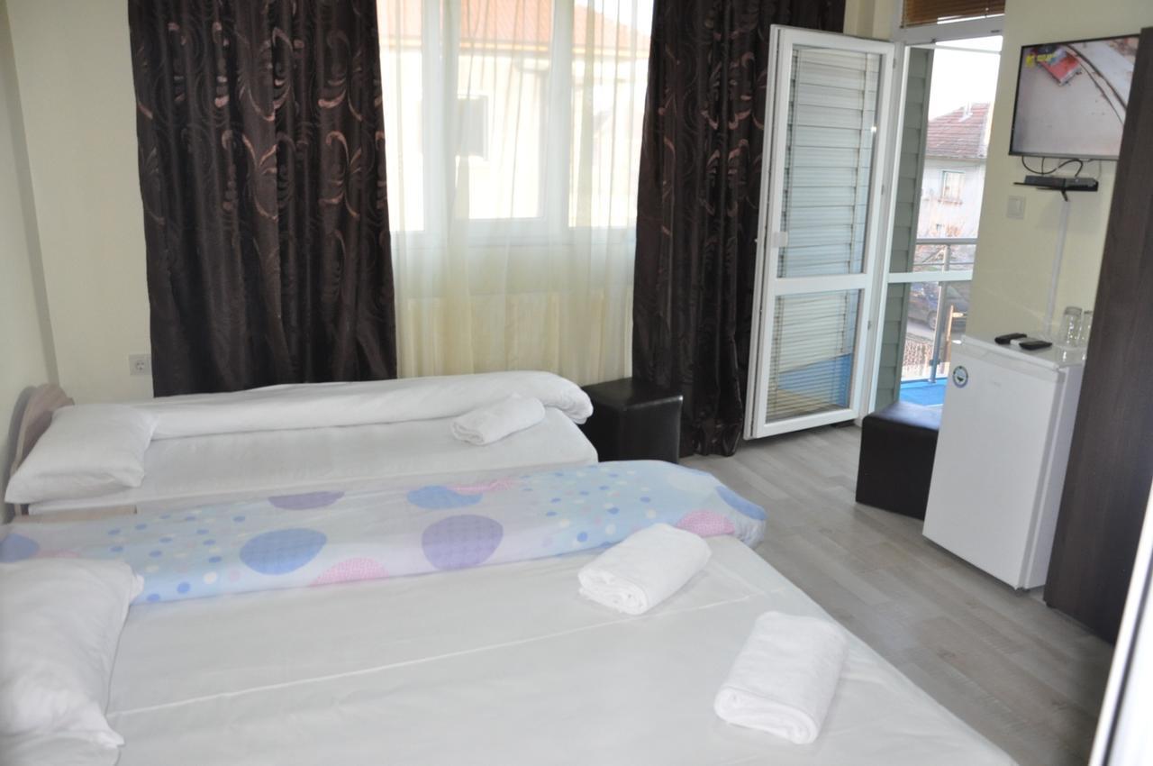 Guest Rooms Simona Opanets Bagian luar foto