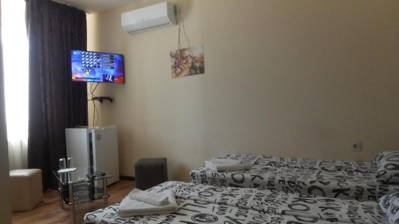 Guest Rooms Simona Opanets Bagian luar foto