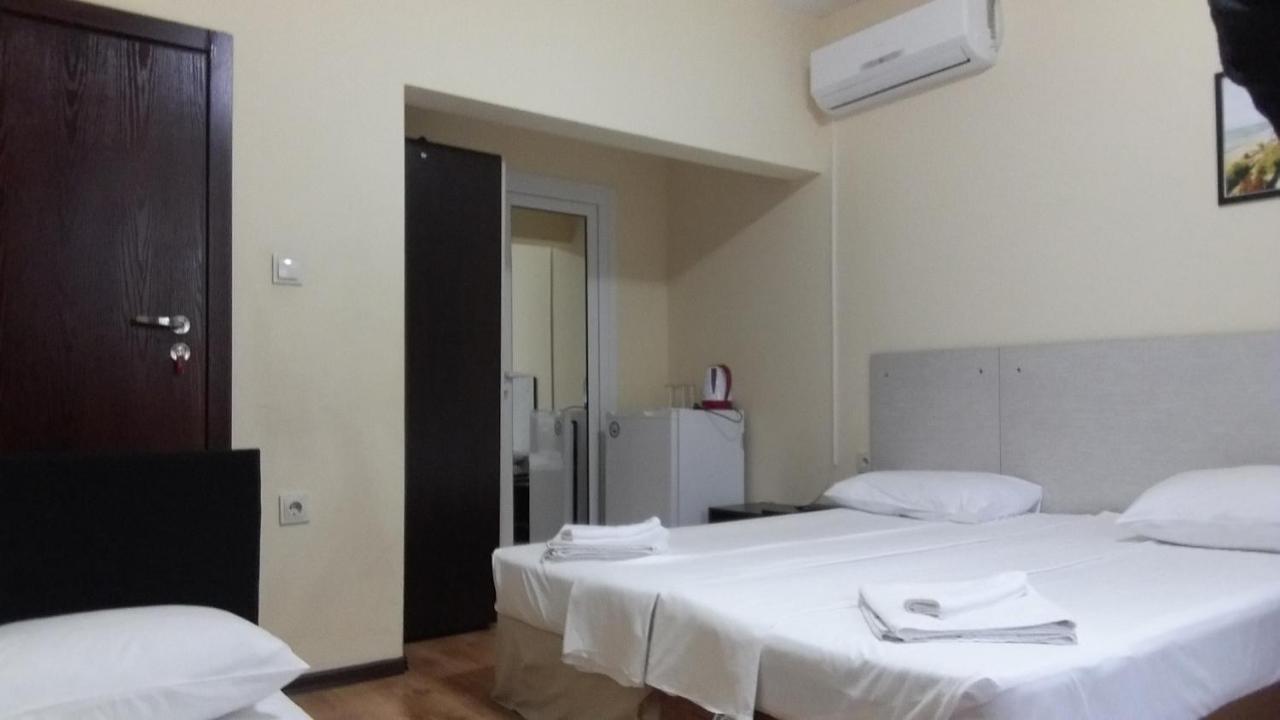 Guest Rooms Simona Opanets Bagian luar foto