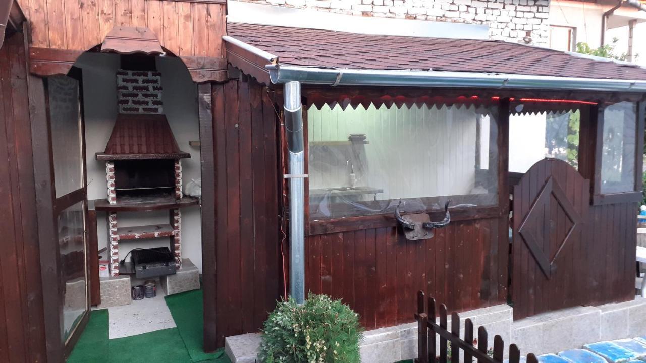 Guest Rooms Simona Opanets Bagian luar foto
