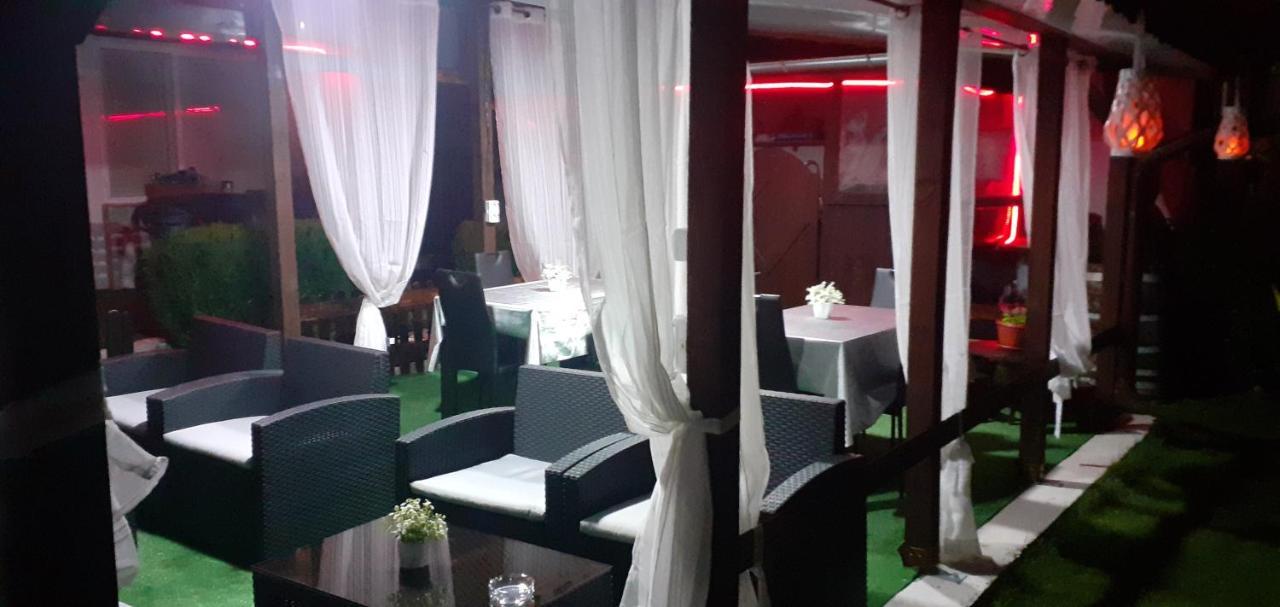 Guest Rooms Simona Opanets Bagian luar foto