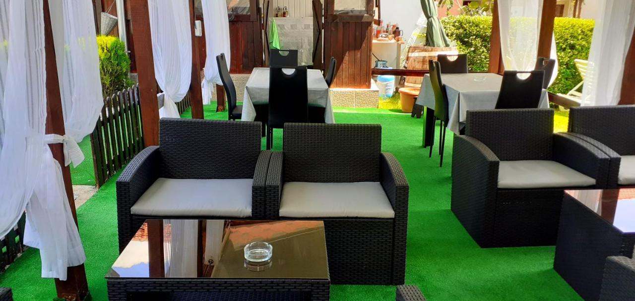 Guest Rooms Simona Opanets Bagian luar foto