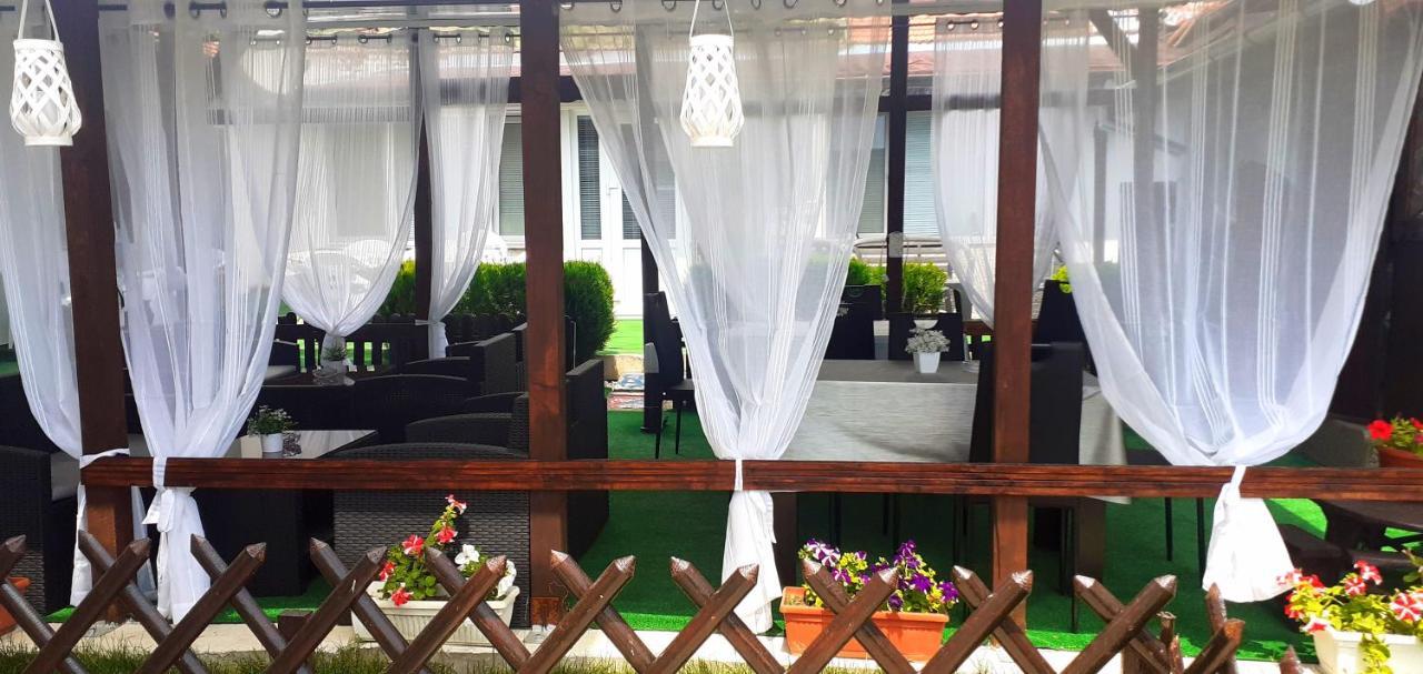 Guest Rooms Simona Opanets Bagian luar foto